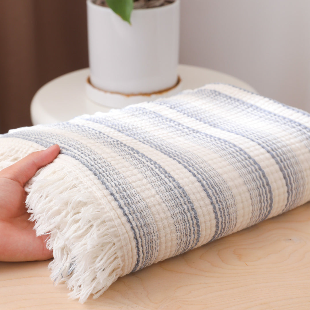 Women modern and stylish waffle structure plaid blanket Bowlift