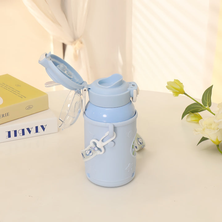 Insulated water bottle with carrying strap and cute panda design Bowlift