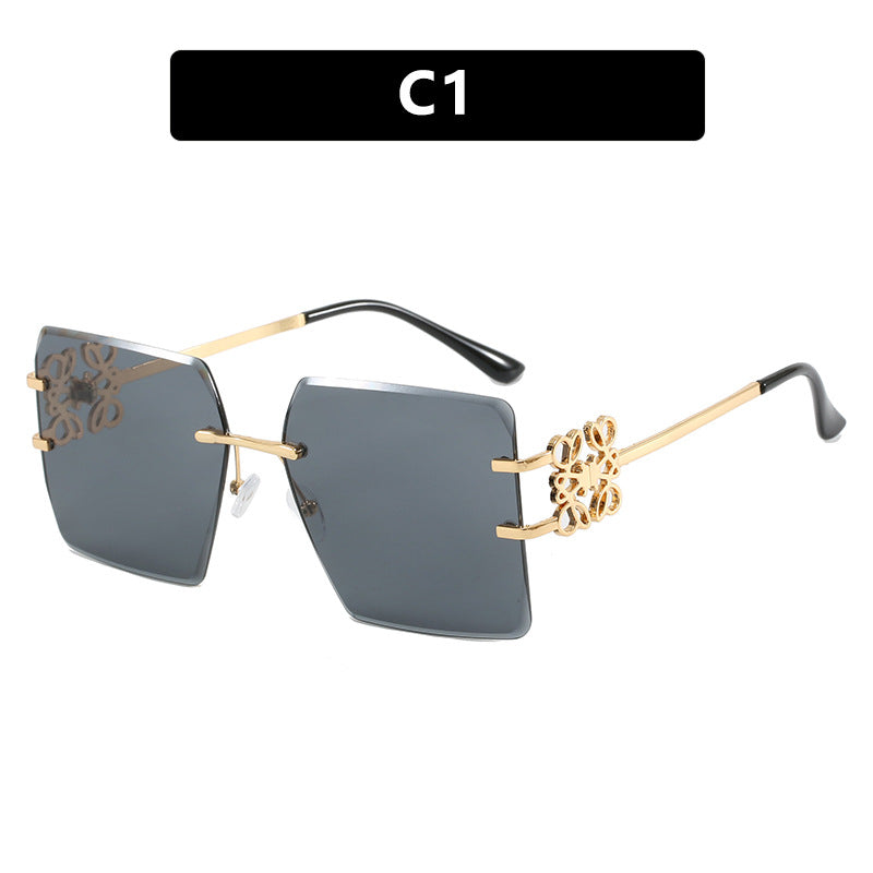 Women's fashionable sunglasses with exceptional design and golden accents Bowlift