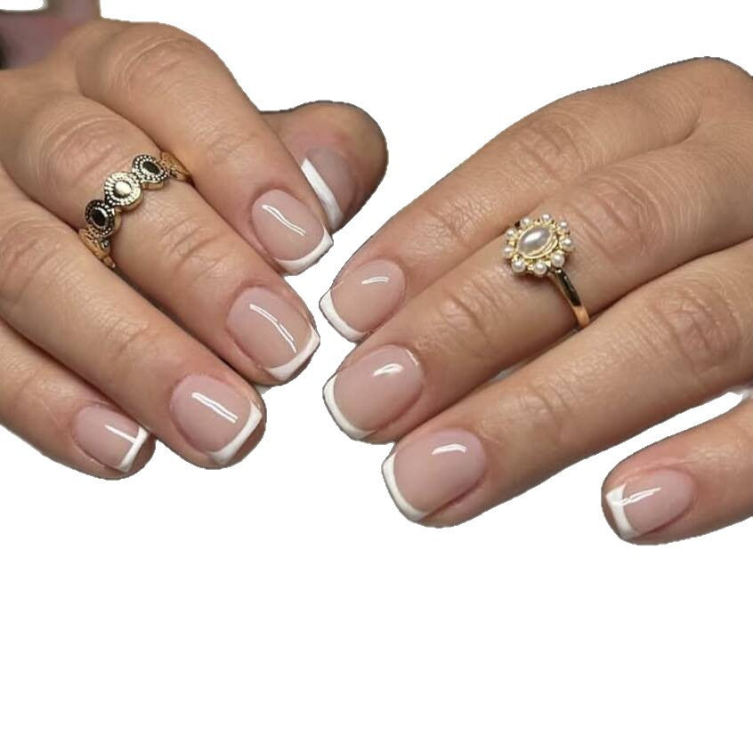 Artificial Nail Art with Elegant French Tip Bowlift