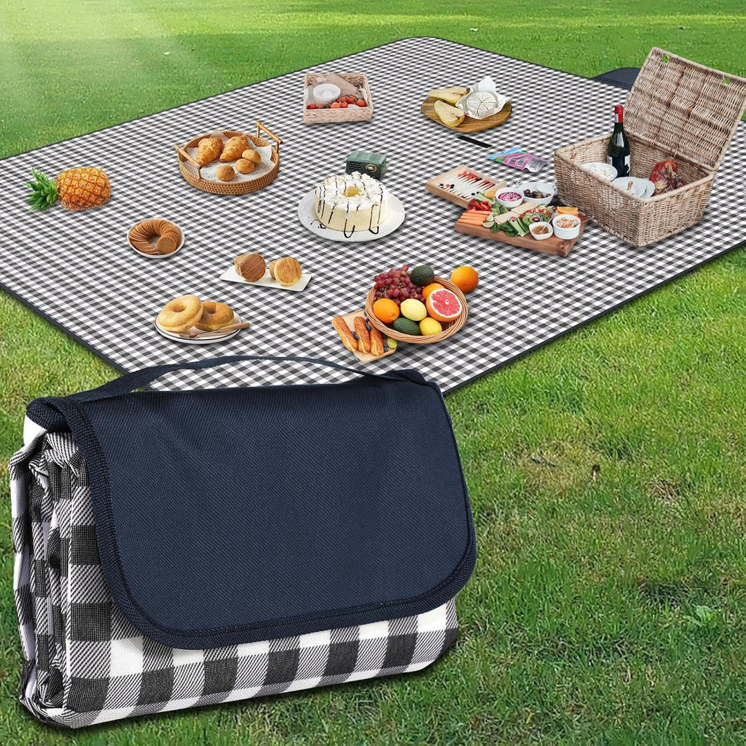 Women Folding Picnic Blanket with Carrying Bag Bowlift