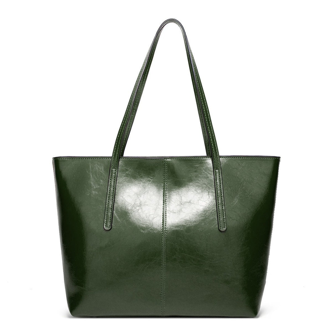 Elegant Handbag Made of High-Quality Leather Bowlift