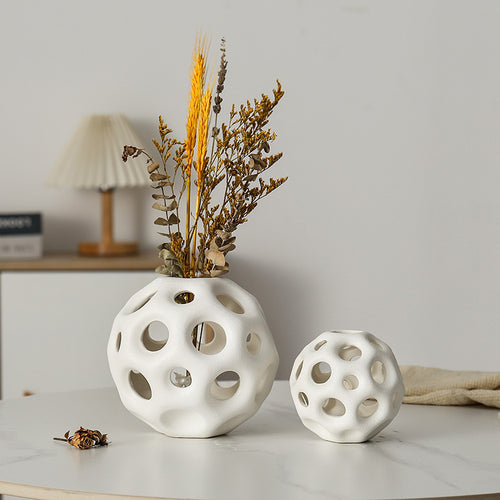 Decorative sculptural vase Bowlift