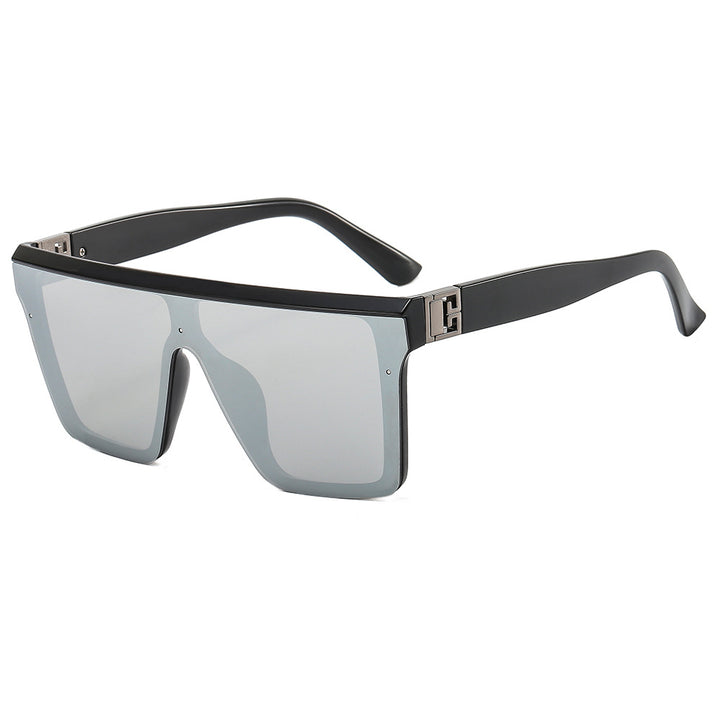 Women oversized sunglasses in trendy style with wide frame construction Bowlift