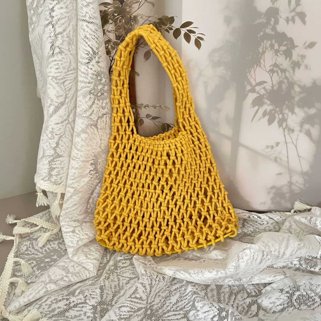 Hand-knotted tote bag in modern design Bowlift