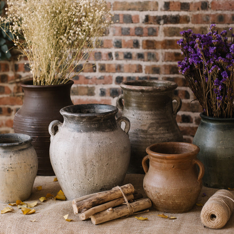 Rustic ceramic pot with handmade design Bowlift