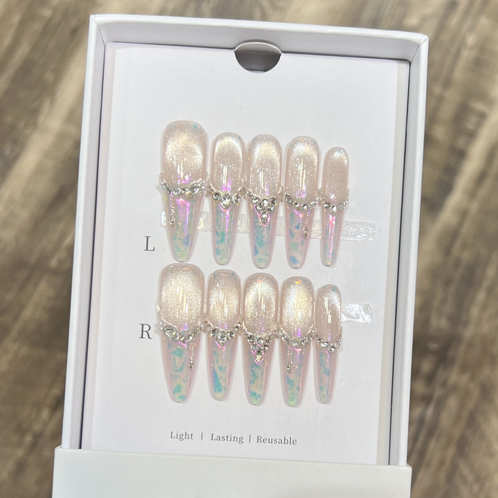 Glamorous Nail Art Bowlift