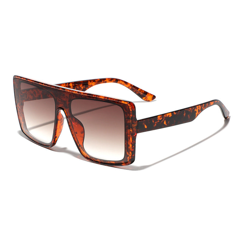 Women oversized square sunglasses with luxurious tortoiseshell design Bowlift