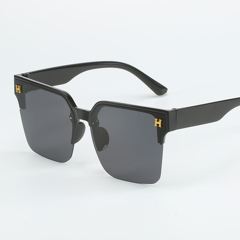 Women square sunglasses with elegant metal frame Bowlift