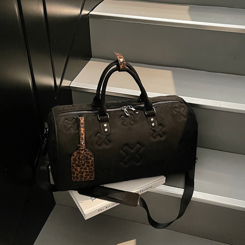Sporty travel bag with trendy design and practical compartments Bowlift