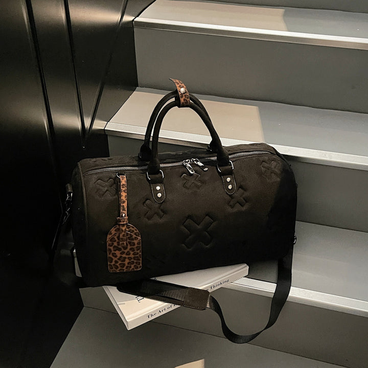 Sporty travel bag with trendy design and practical compartments Bowlift