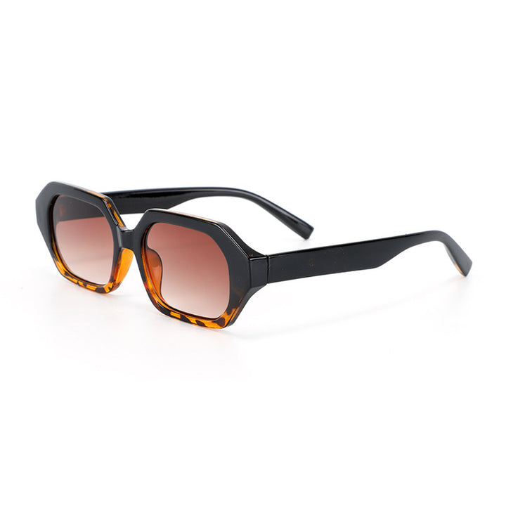 Ladies' striking sunglasses in modern design Bowlift