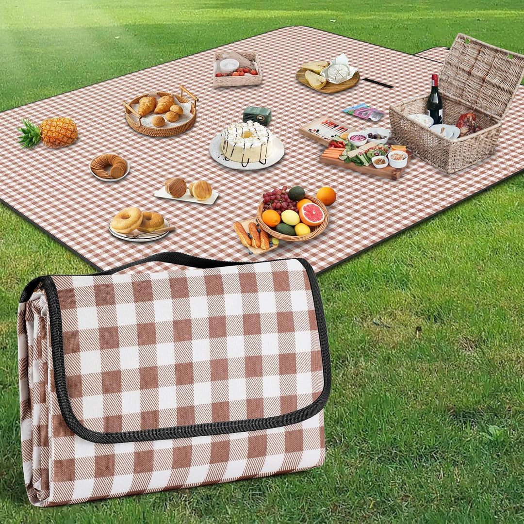 Women Folding Picnic Blanket with Carrying Bag Bowlift