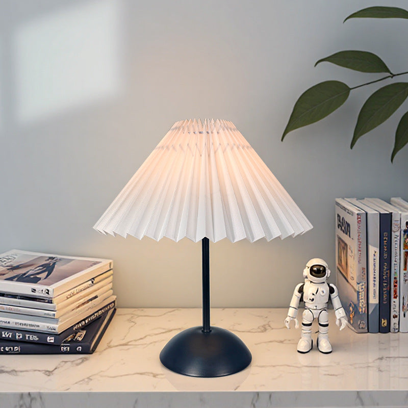 Elegant Pleated Desk Lamp