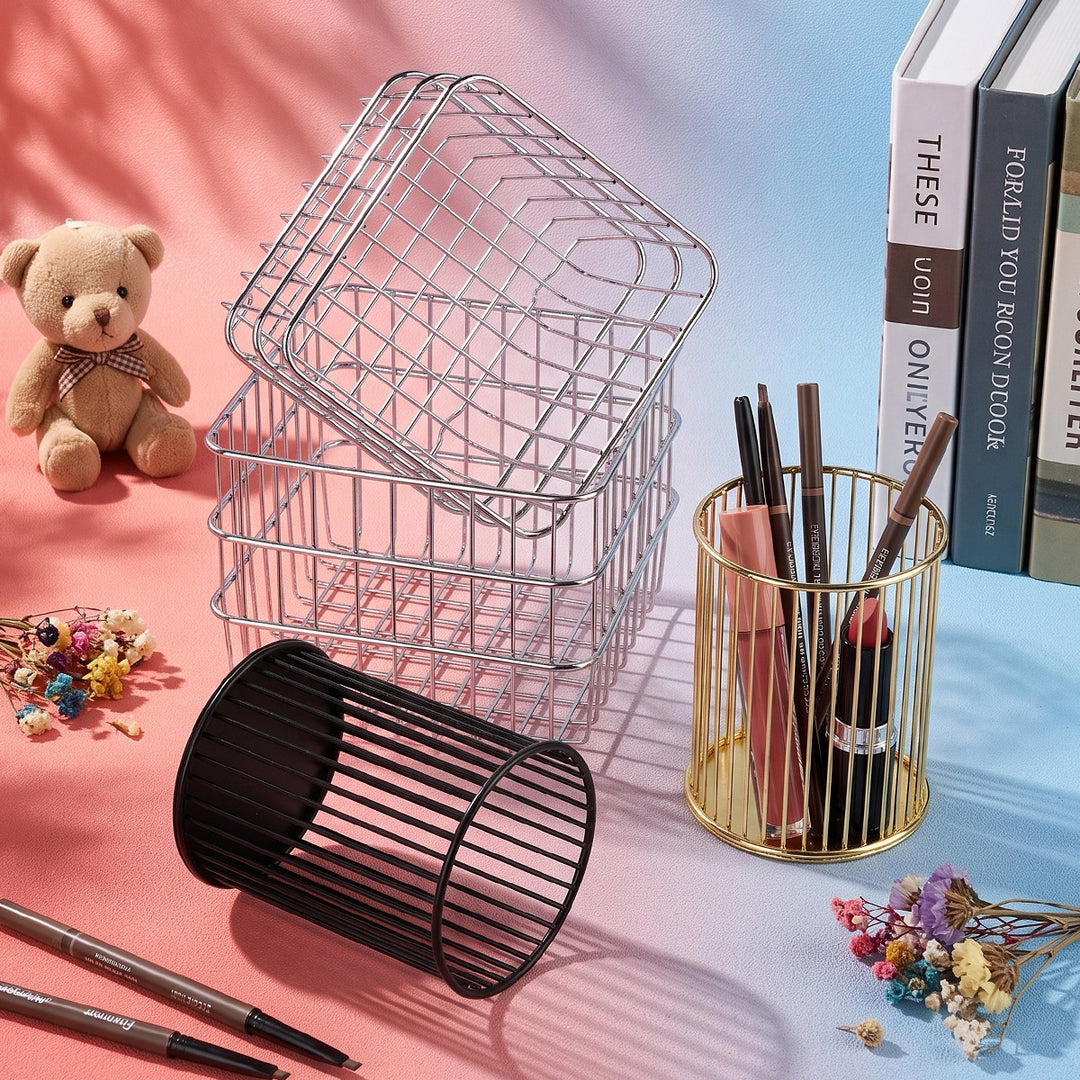 Elegant table organizer made of metal rods Bowlift