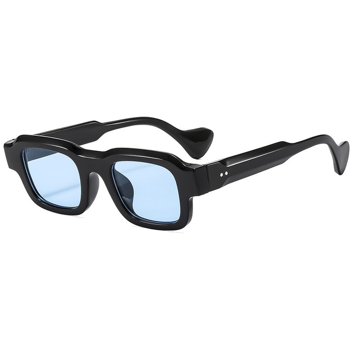 Women Retro-inspired sunglasses in striking design Bowlift