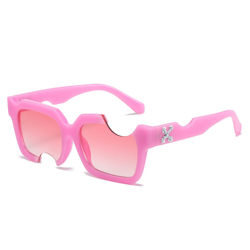 Women's modern, geometric sunglasses with exceptional frame Bowlift