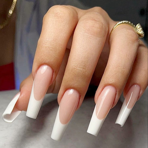Acrylic nail set in stylish French Design Bowlift