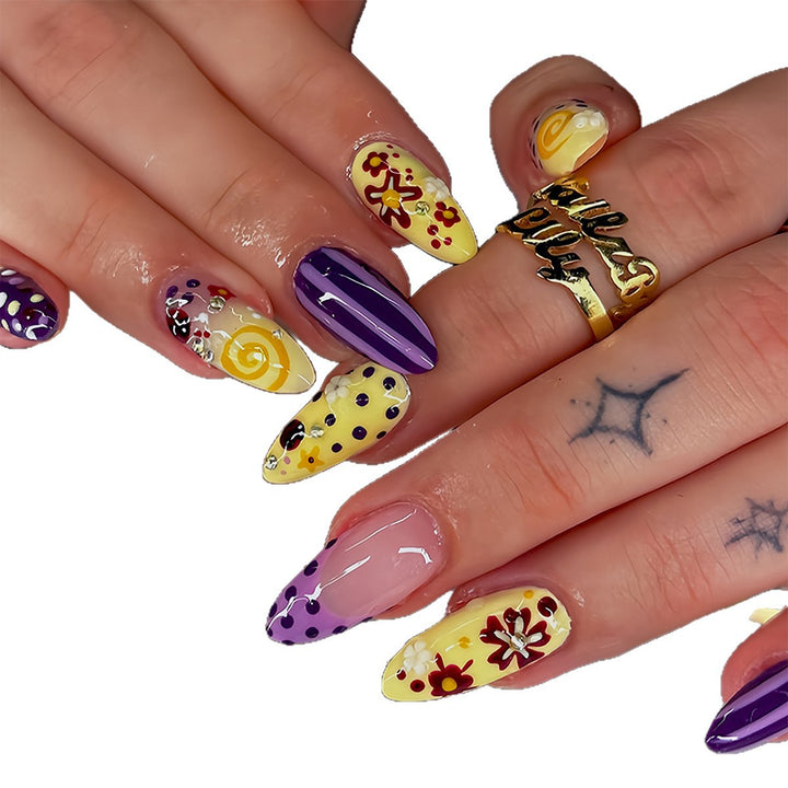 Artificial Fingernails with Floral and Geometric Design Bowlift
