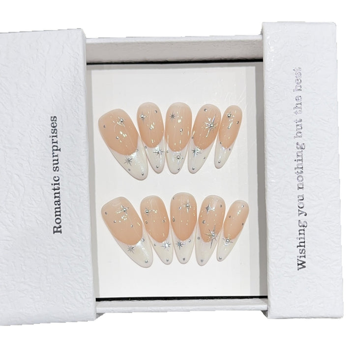 Glamorous artificial nails with romantic star pattern Bowlift