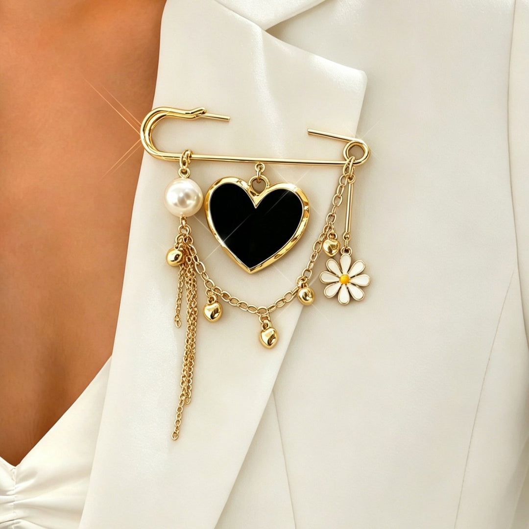 Elegant safety pin pendant Bowlift