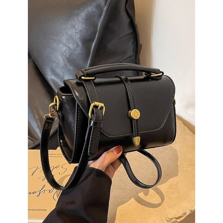 Vintage-Inspired Leather Handbag Bowlift