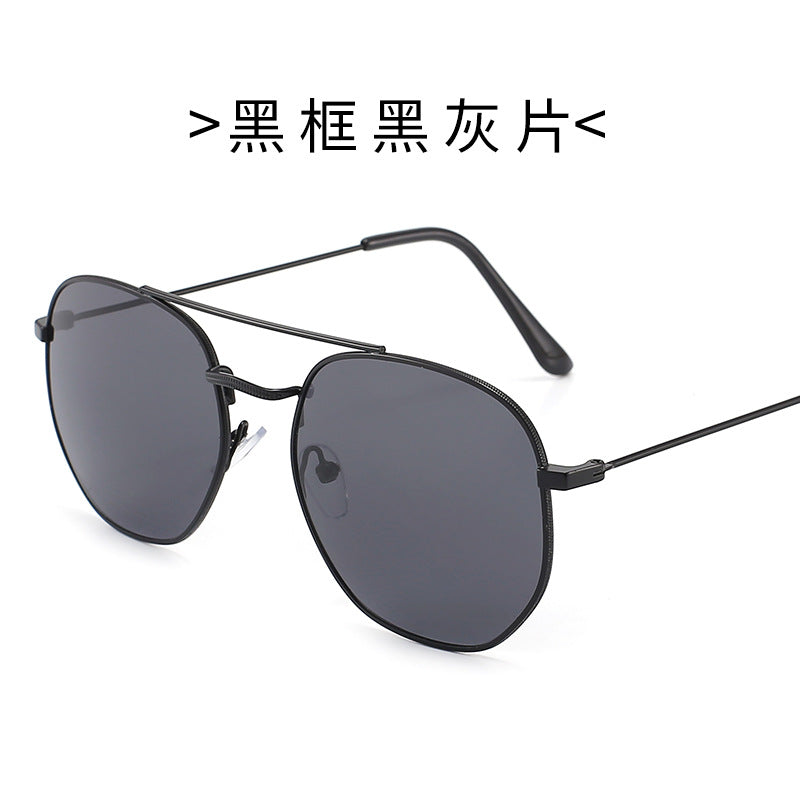 Ladies sunglasses with oval frame and protective gradient lens Bowlift