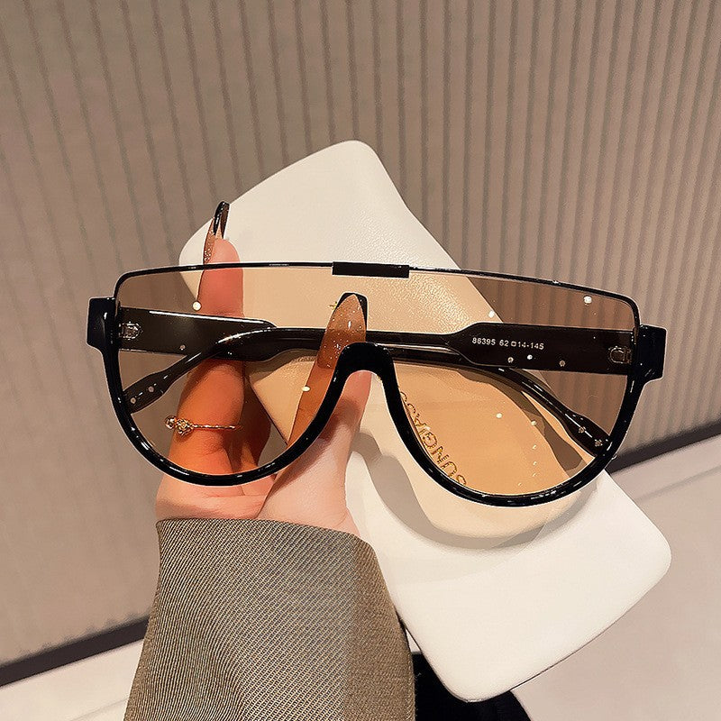 Ladies Fashionable Oversized Sunglasses with Innovative Design Bowlift