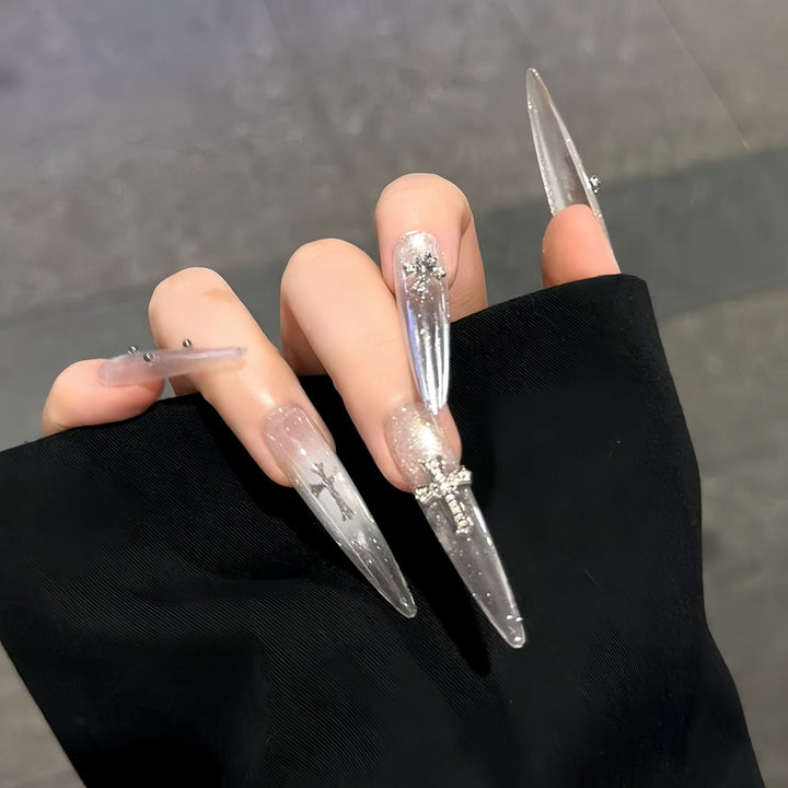 Glamorous artificial nails with sparkling accents Bowlift