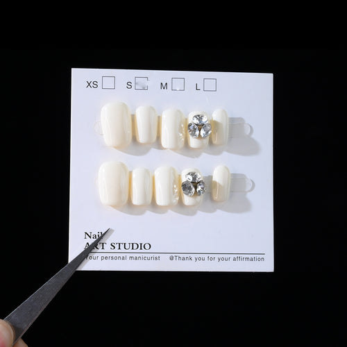 Decorative Rhinestone Press-On Nail Set Bowlift