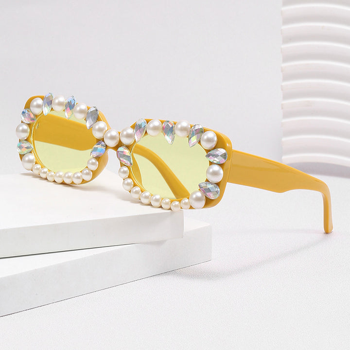 Ladies elegant sunglasses with pearl decoration Bowlift