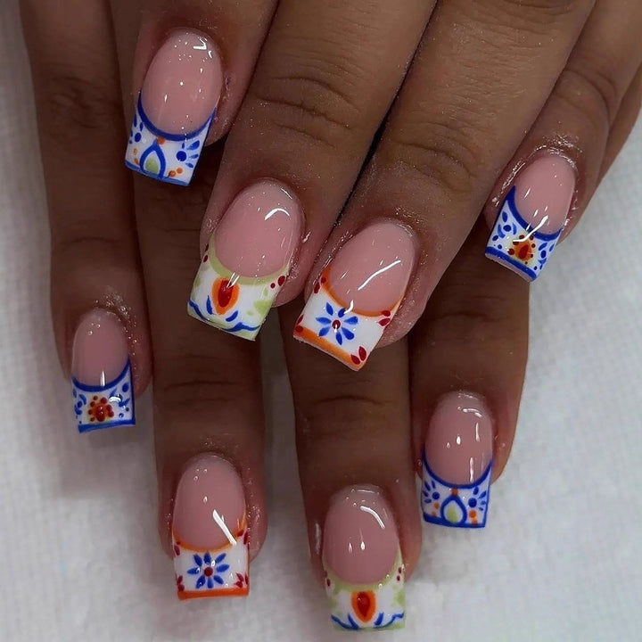 Elegant Artificial Nails with French Manicure and Glitter Effects Bowlift