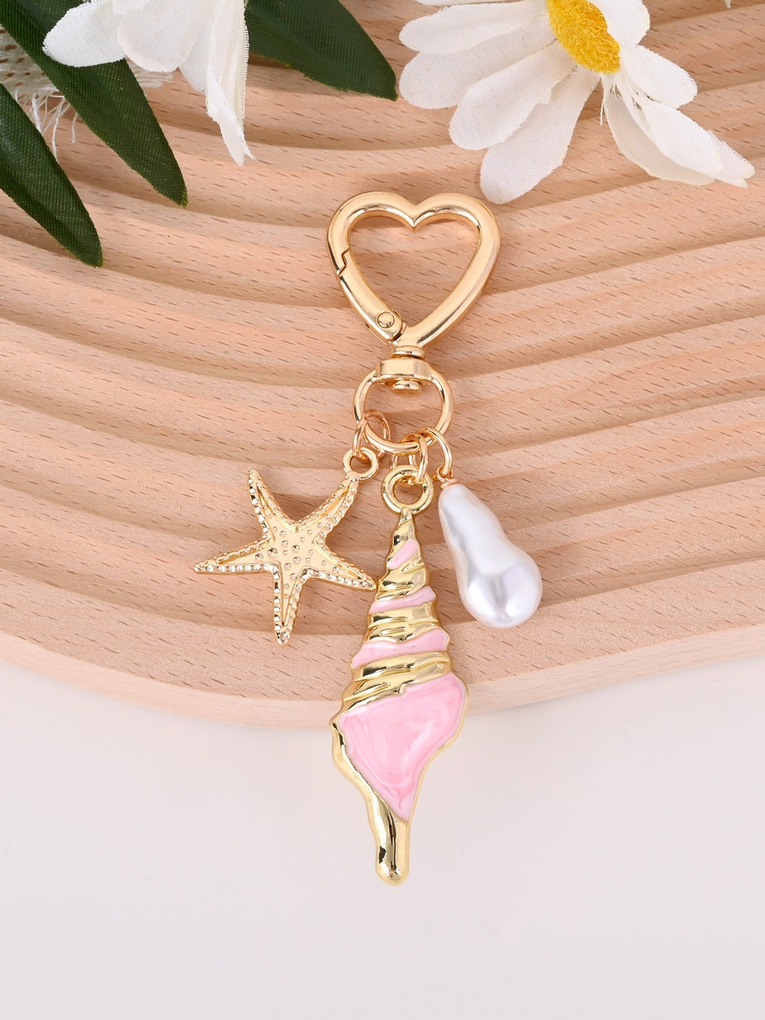 Keychain with Maritime Star Motif Bowlift