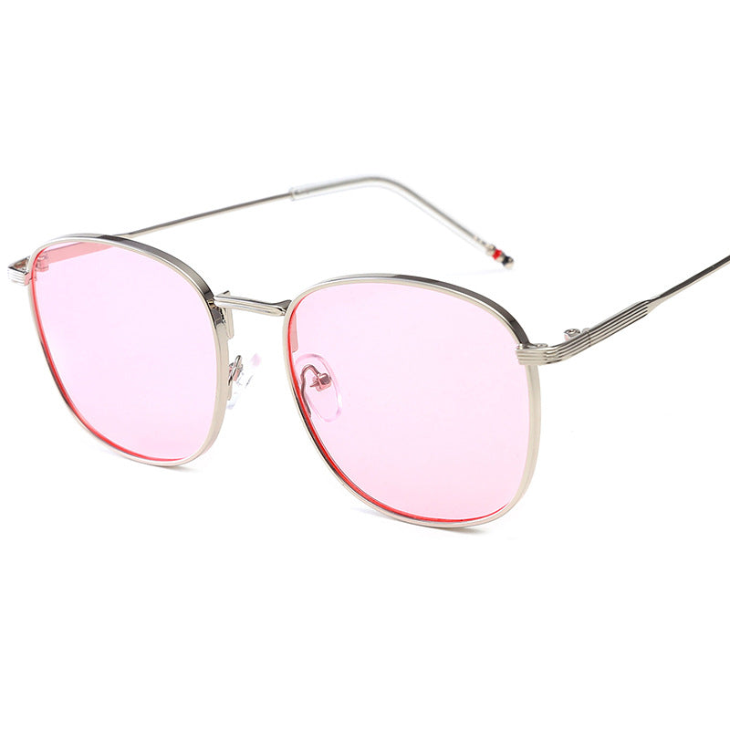 Ladies stylish oversized sunglasses with glamorous metal frame Bowlift