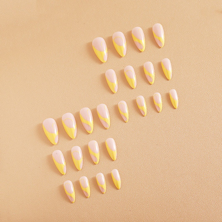 Nail set with elegant French tips Bowlift