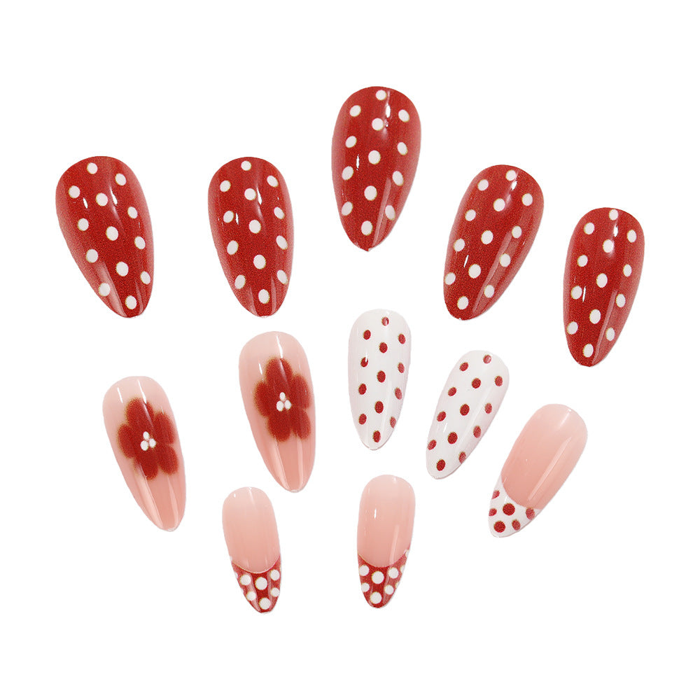 Playful retro style artificial nails Bowlift