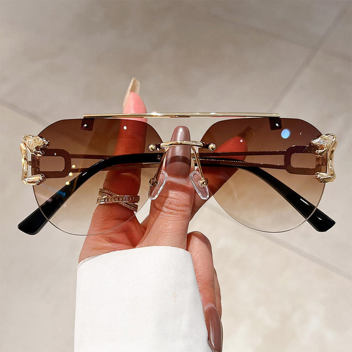 Women's unusual round sunglasses with decorative details Bowlift