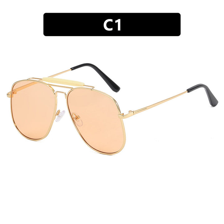 Ladies Pilot Sunglasses with Gold Frame Bowlift