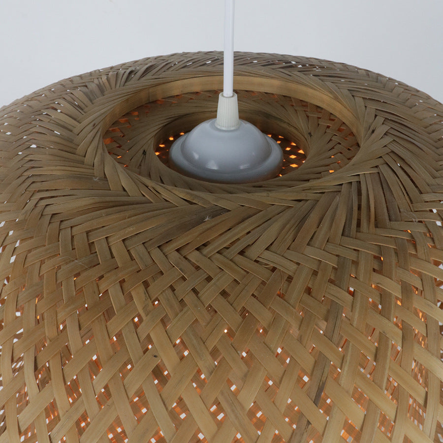 Elegant pendant lamp made of hand-woven rattan Bowlift