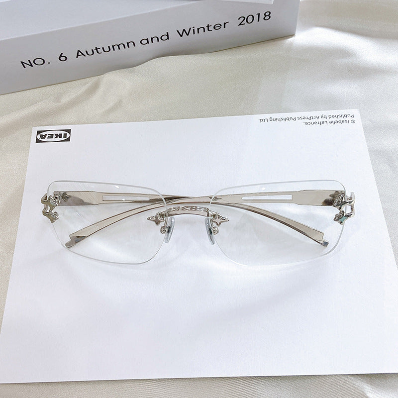 Fashionable oversized sunglasses with elegant design Bowlift