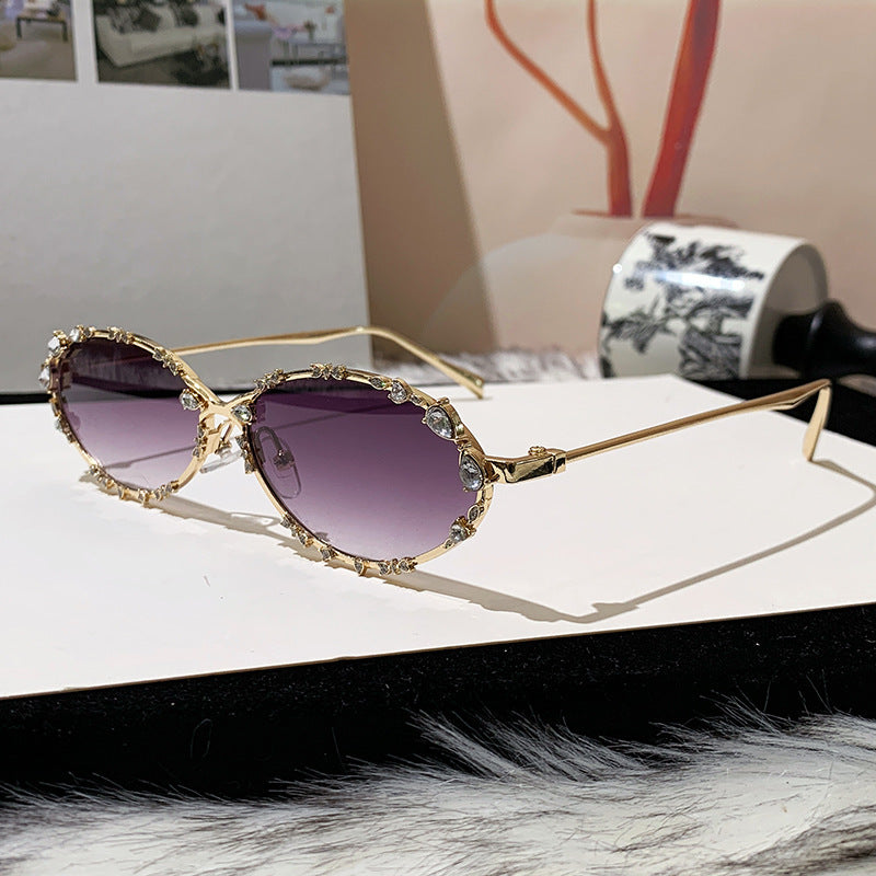 Women's extravagant oversized sunglasses with futuristic design Bowlift