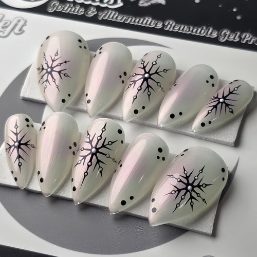 Creative Art Nails with Elegant Snowflake Design Bowlift