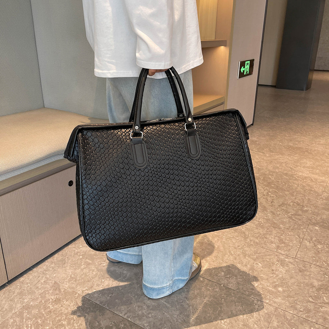 Elegant Handbag with Structured Design Bowlift
