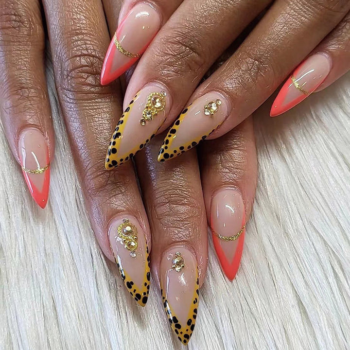 Artful nail extensions with an elegant leaf pattern Bowlift