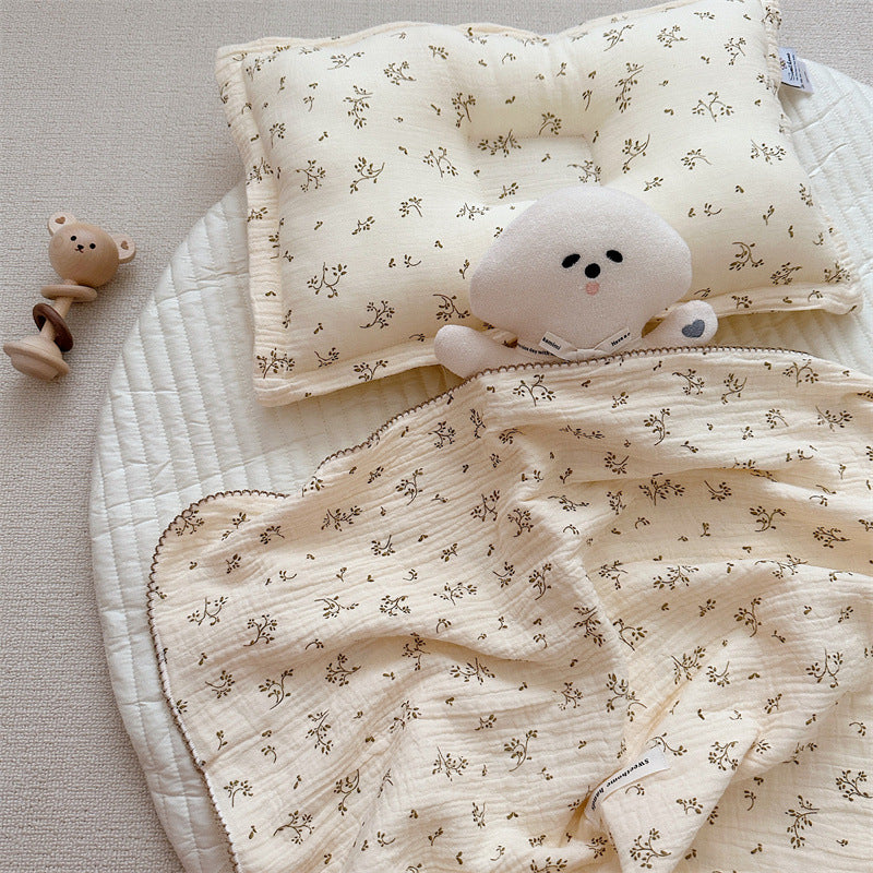 Unisex Cozy Muslin Blanket with Delicate Flower Pattern Bowlift
