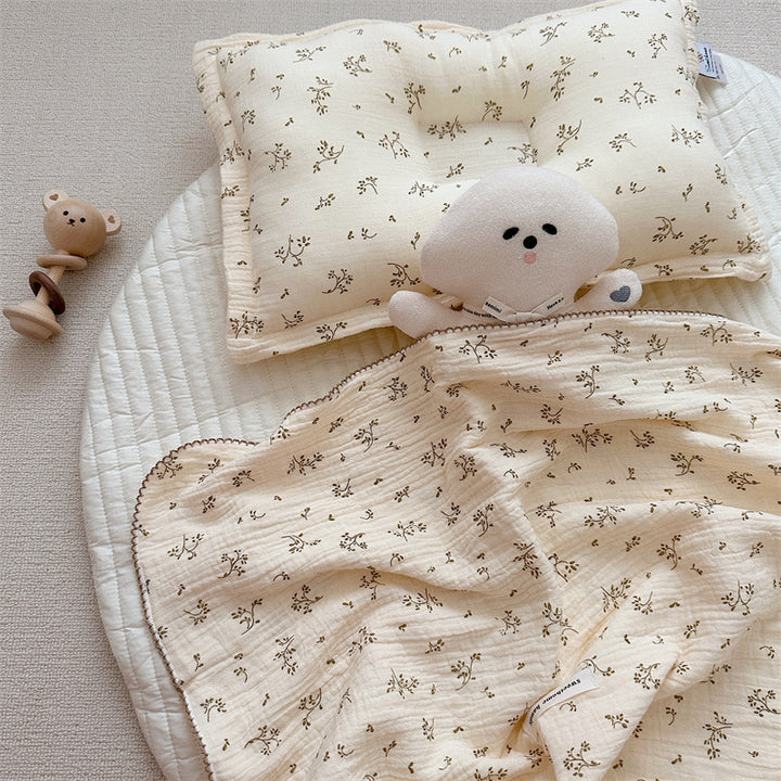 Unisex Cozy Muslin Blanket with Delicate Flower Pattern Bowlift