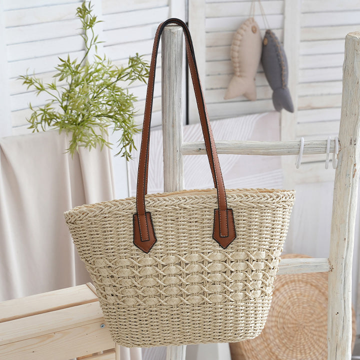Handmade shopping and beach bag made from natural materials Bowlift