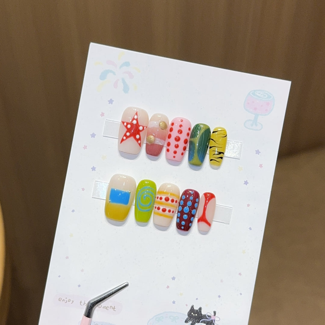 Artificial nails in creative design Bowlift