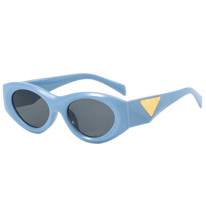 Women Retro-inspired Sunglasses with distinctive accents Bowlift