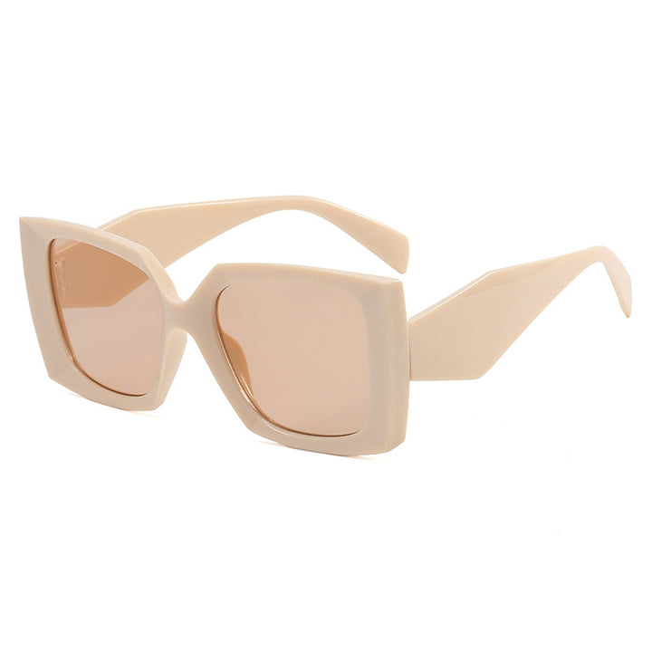 Women's Extravagant Oversized Sunglasses in Modern Design Bowlift